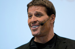 “Qual è il padre di qualsiasi azione? Che cosa, alla fine, determina ciò che diventiamo e dove andiamo nella vita? La risposta è: le nostre decisioni.” (Anthony Robbins)
