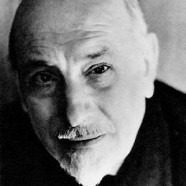 “Imparerai a tue spese che lungo il tuo cammino incontrerai ogni giorno milioni di maschere e pochissimi volti.” (Attribuita a Luigi Pirandello)