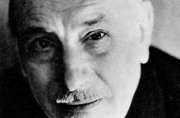 “Prima di giudicare la mia vita o il mio carattere mettiti le mie scarpe, percorri il cammino che ho percorso io. Vivi il mio dolore, i miei dubbi, le mie risate. Vivi gli anni che ho vissuto io e cadi là dove sono caduto io e rialzati come ho fatto io.” (Luigi Pirandello)