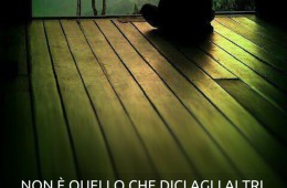 “Non è quello che dici agli altri, che determina la tua vita. È ciò che sussurri a te stesso che ha il potere più grande.” (Cit.)